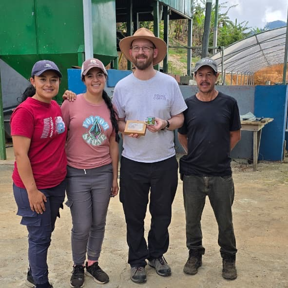 Johana Calderón, Joyce Calderón, Ozone Green Buyer Roland Glew, and Omar Calderón at Micro-Beneficio Granitos de Altura del Ortiz in Costa Rica